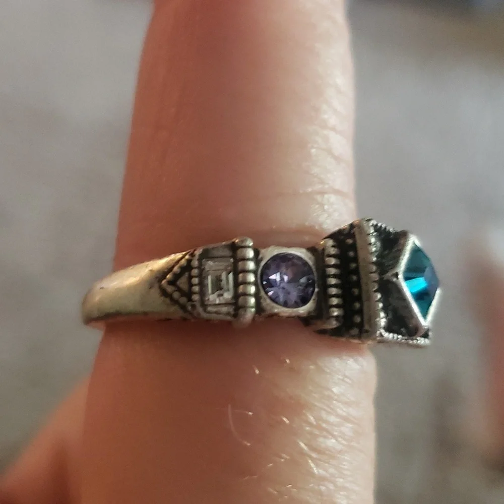 Ring - Picture 2 of 4